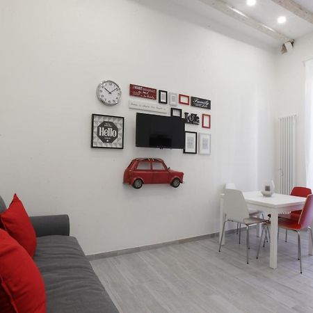 Amazing Apartment In City Center With Balcony Милан Экстерьер фото