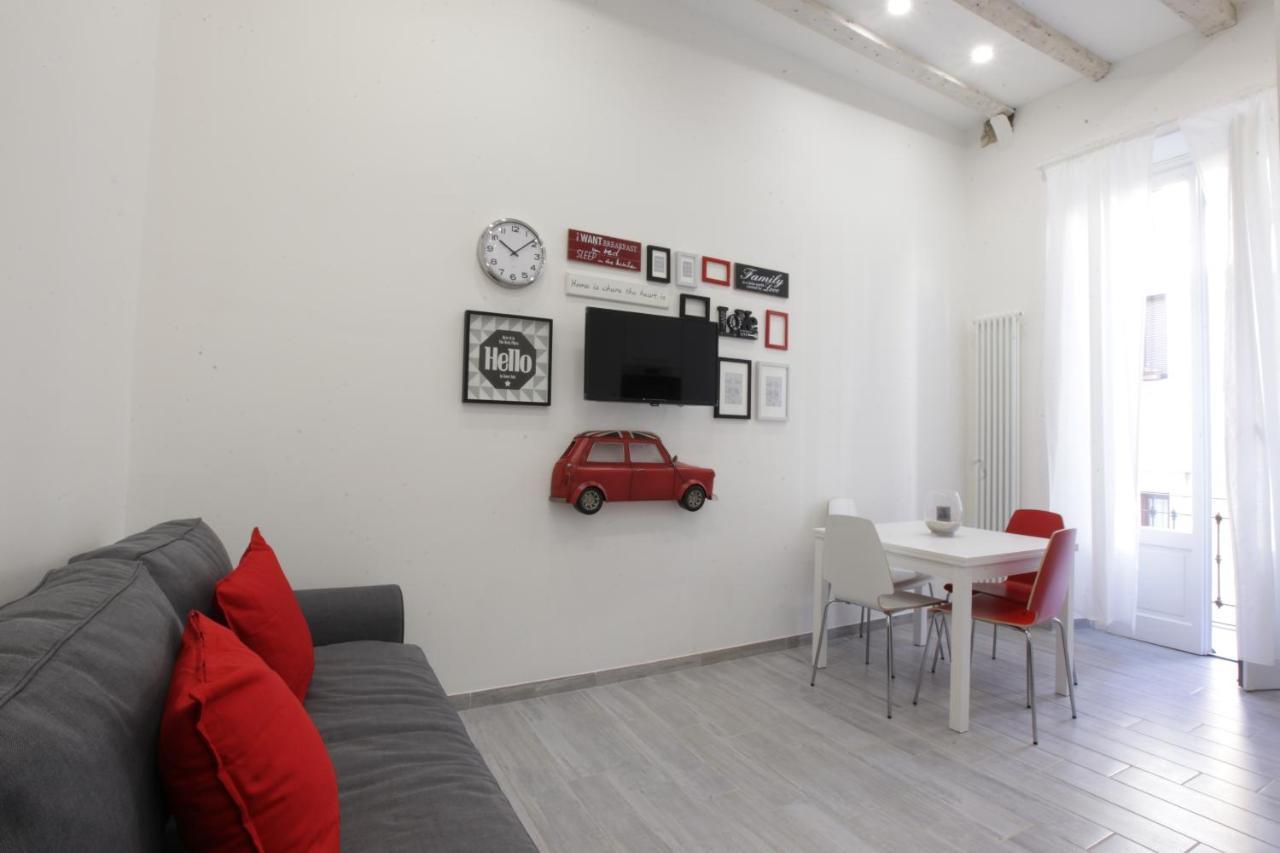 Amazing Apartment In City Center With Balcony Милан Экстерьер фото