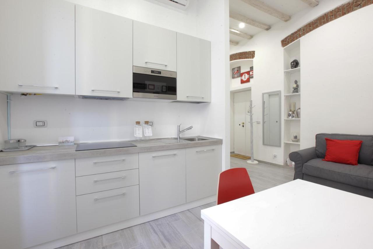 Amazing Apartment In City Center With Balcony Милан Экстерьер фото